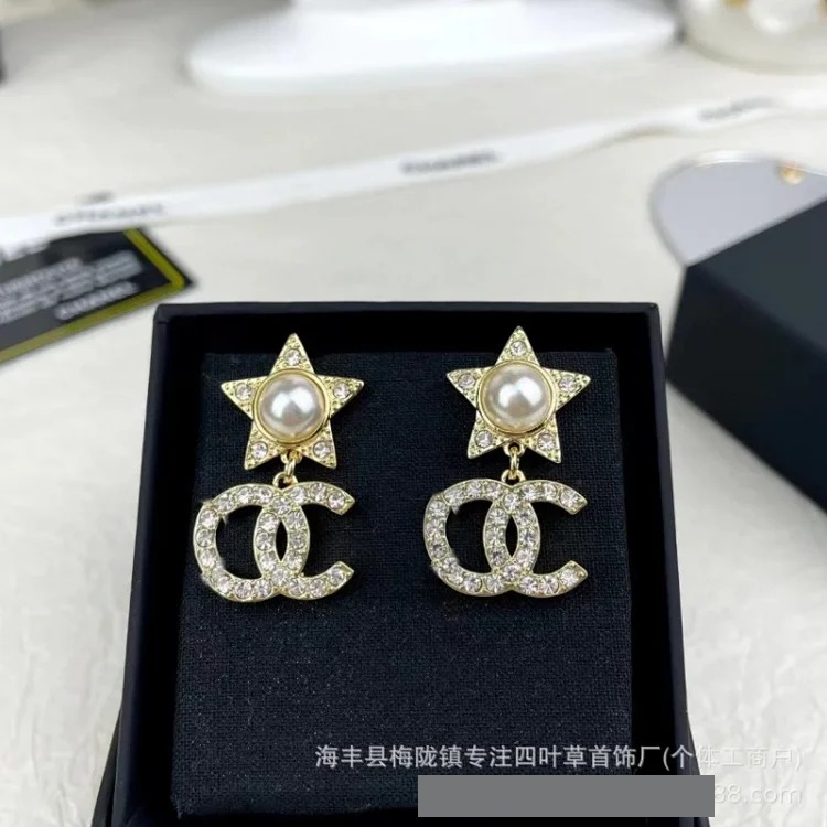 Chanel New Fashion Premium Heart Earrings