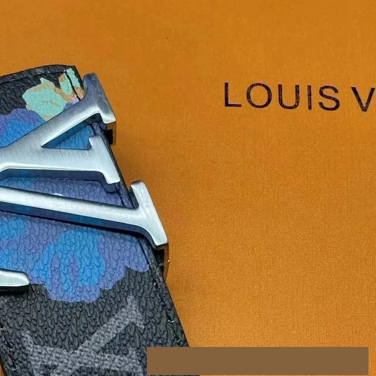 New L men s belt smooth buckle V letter belt youth plaid trouser belt trendy casual business belt