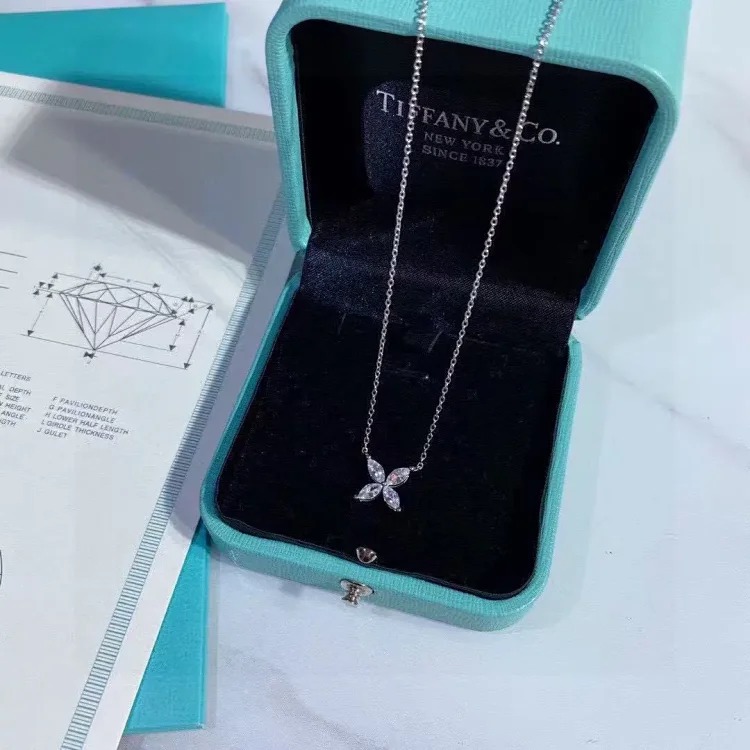 Letter crystal necklace for women, light luxury, versatile, high-end waterproof jewelry, neck chain, clavicle necklace