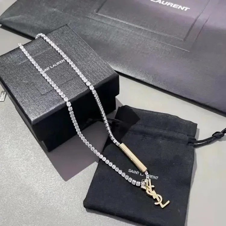 Letter crystal necklace for women, light luxury, versatile, high-end waterproof jewelry, neck chain, clavicle necklace