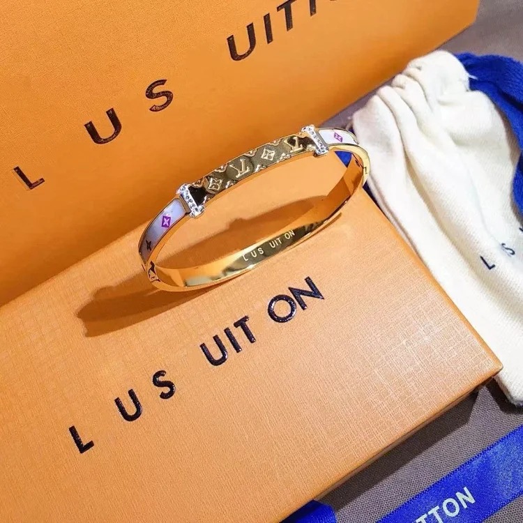 New Trendy Versatile Bracelet