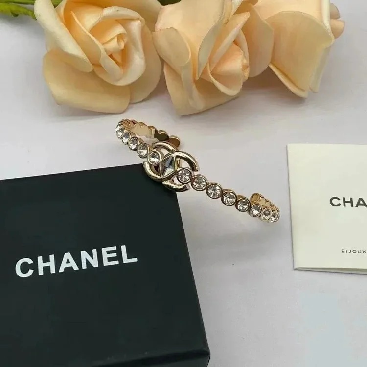 Xiangjia Bracelet 24 popular high-end version of the second-hand bracelet, temperament, fragrance-style bracelet, light luxury, super fairy, high-end bracelet