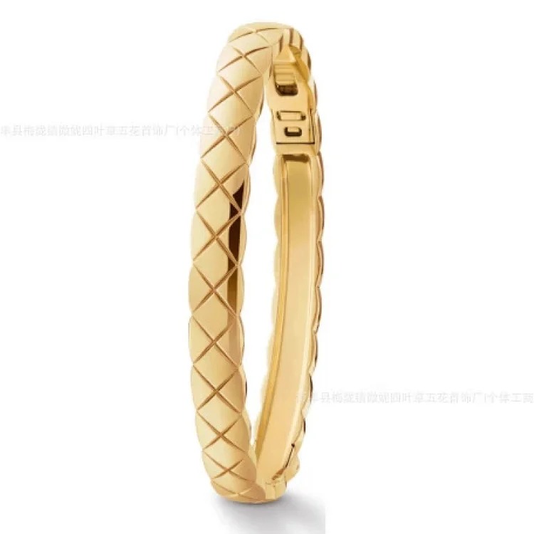 Chanel Luxury Premium Rhinestone Gold Bracelet