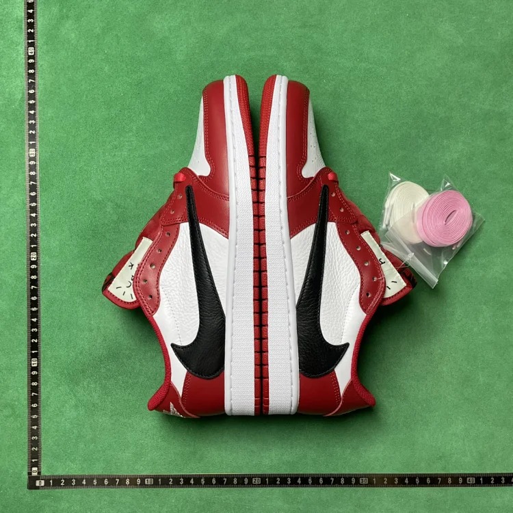 LW0 Low Top Casual Shoes 2