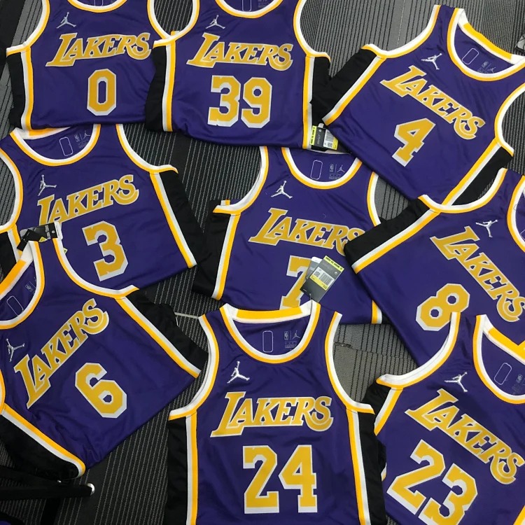 Basketball Jersey 1700