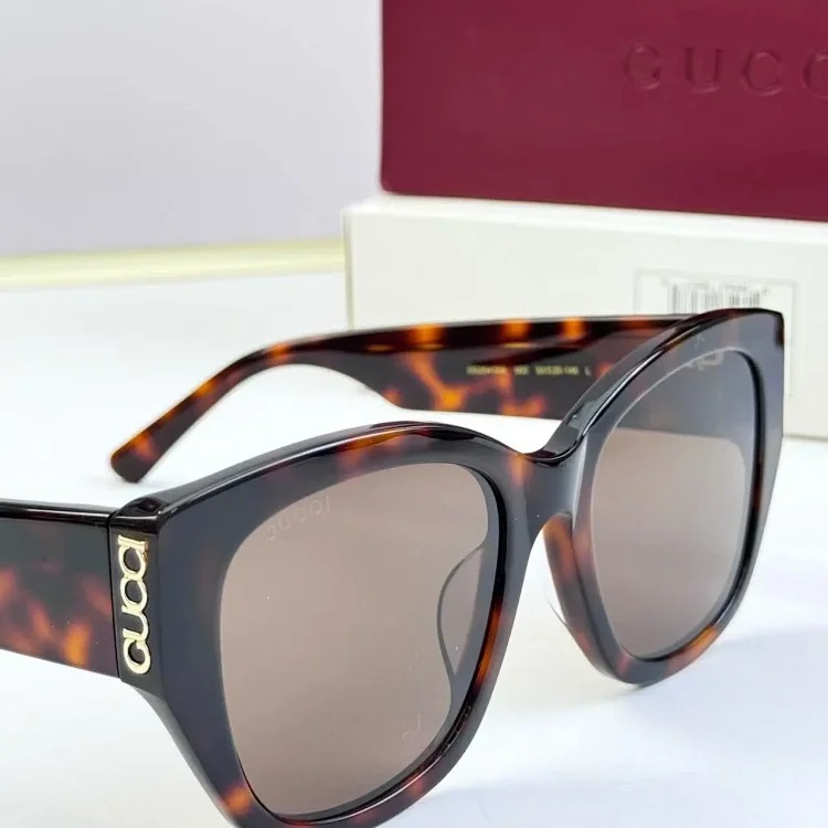 G fashion sunglasses