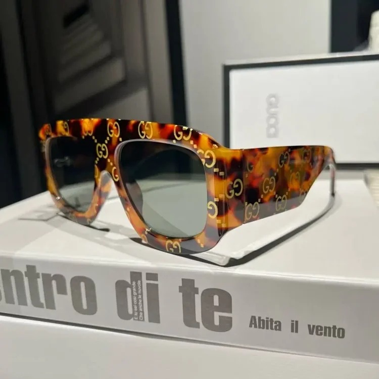 G fashion sunglasses
