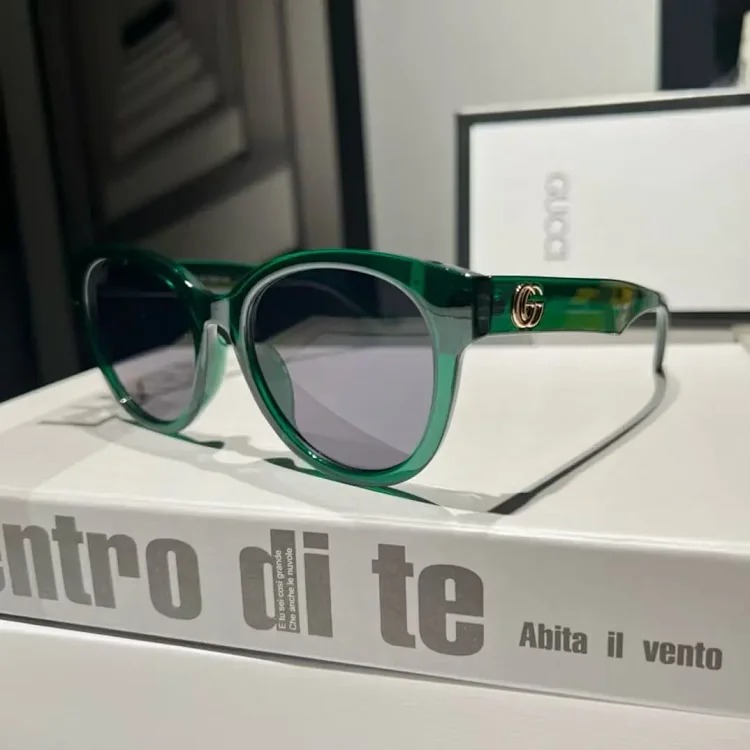 G fashion sunglasses