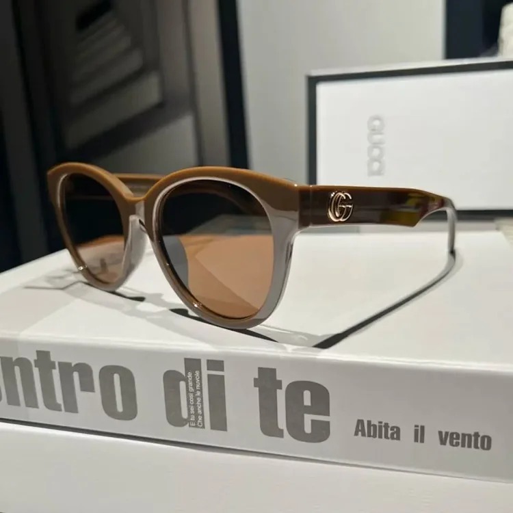 G fashion sunglasses