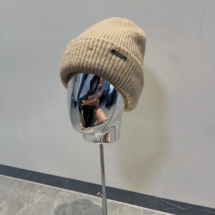 ￥120-138 Fashionable hat M109