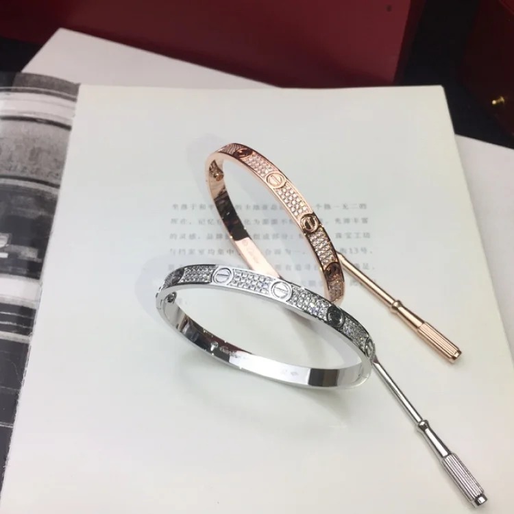 New fashion bracelet