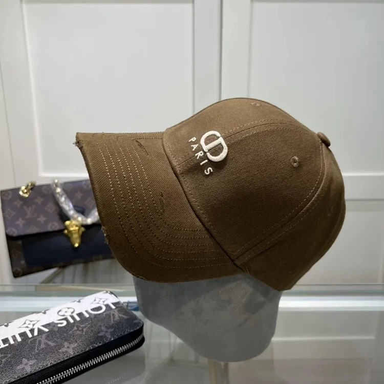 ￥120 Fashionable Hat M100