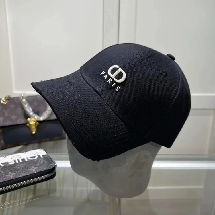￥120 Fashionable Hat M100