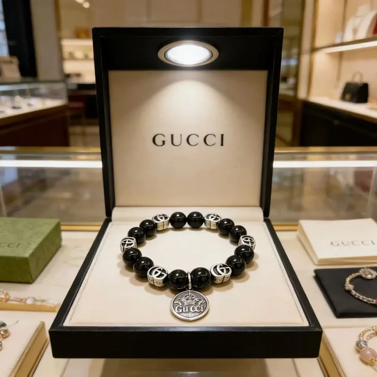 Light luxury of European and American retro classic little bee diamond bracelet/super !!