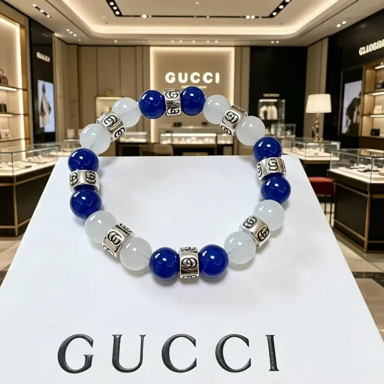 Light luxury of European and American retro classic little bee diamond bracelet/super !!