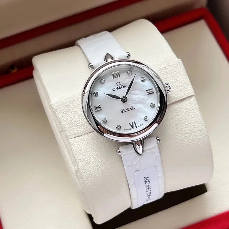 ￥600-700 Fashionable and versatile watch