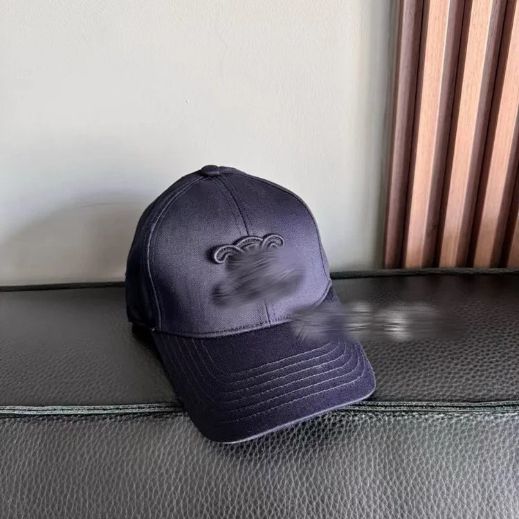 Super stylish and looks small! The hottest street trend baseball cap with letter embroidery, black and white sun visor