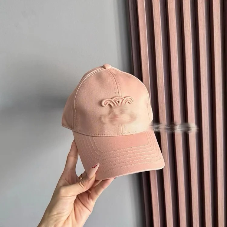 Super stylish and looks small! The hottest street trend baseball cap with letter embroidery, black and white sun visor