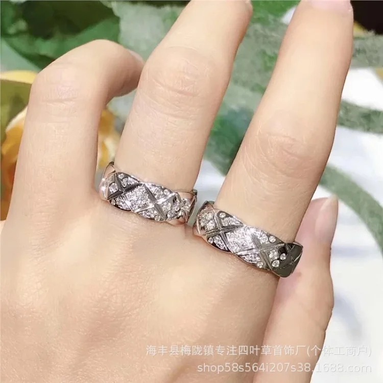 Xiaoxiang narrow wide ring plated with 18k gold coco rhombus diamond ring without diamonds CNC carved hand jewelry direct sales