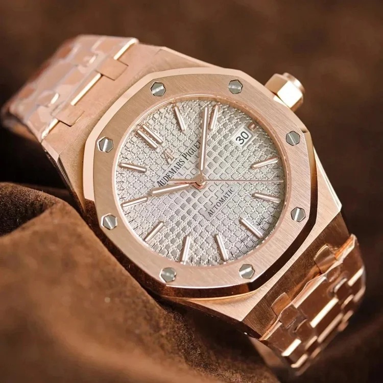 WAT2 Retro technology watch