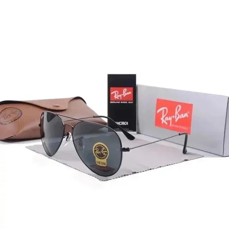 RaÓy-BÓan sunglasses
