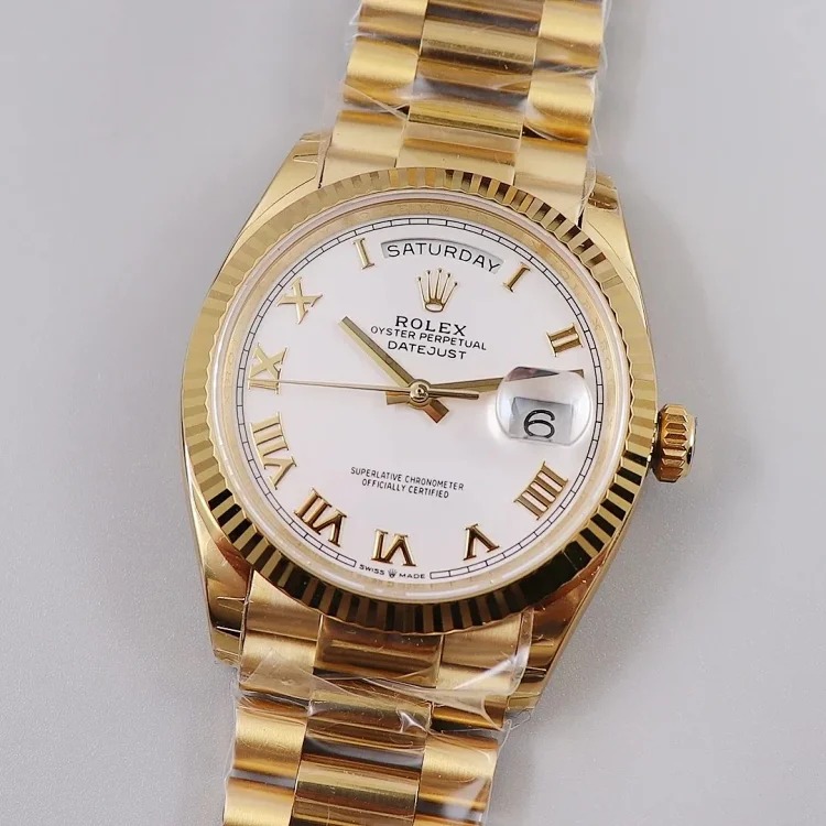m3￥600-2300 Fashionable and versatile watch