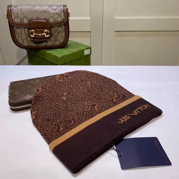 Special items of fashion hats are not returnable