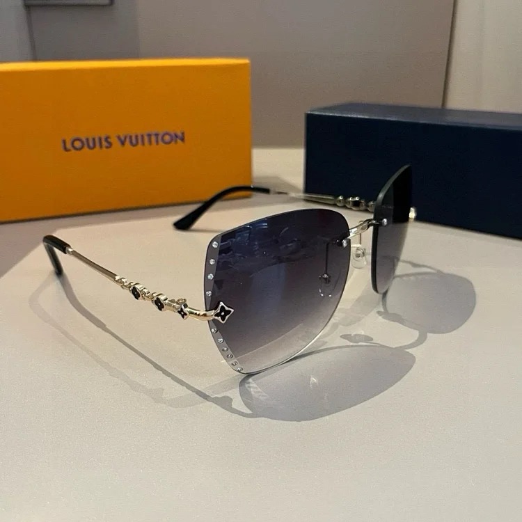 L Sunglasses Collection