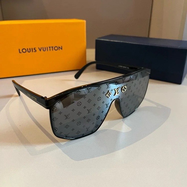 L Sunglasses Collection