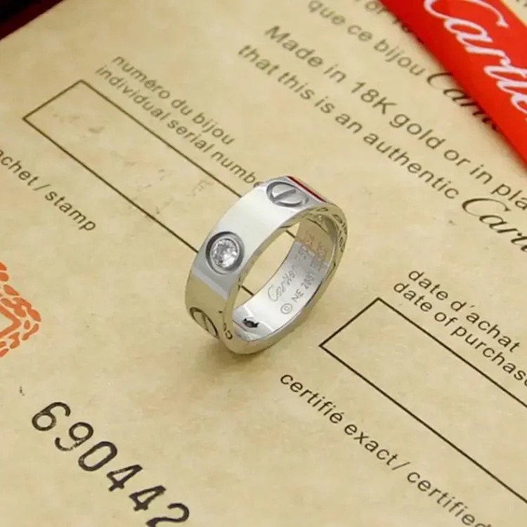 Classic versatile ring
