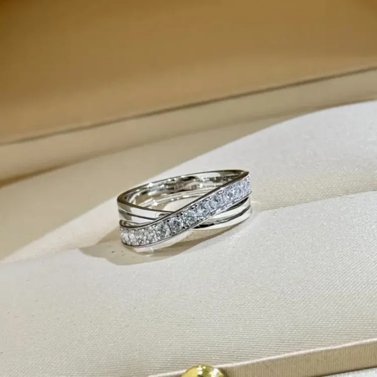 Classic versatile ring