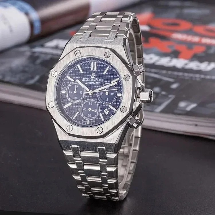 R-1 time flows in the watch, accurate at every moment, and keeps moving forward