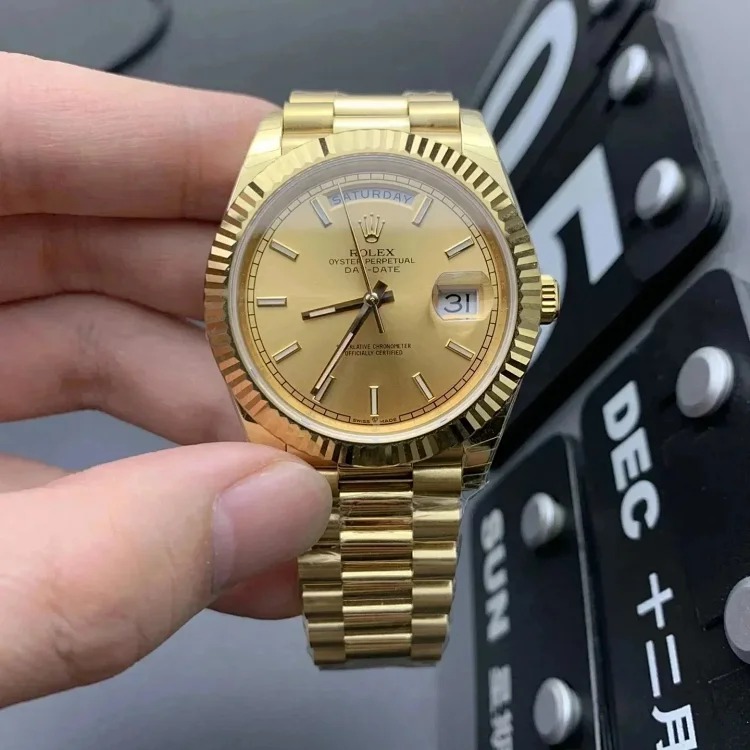 Watch LO01