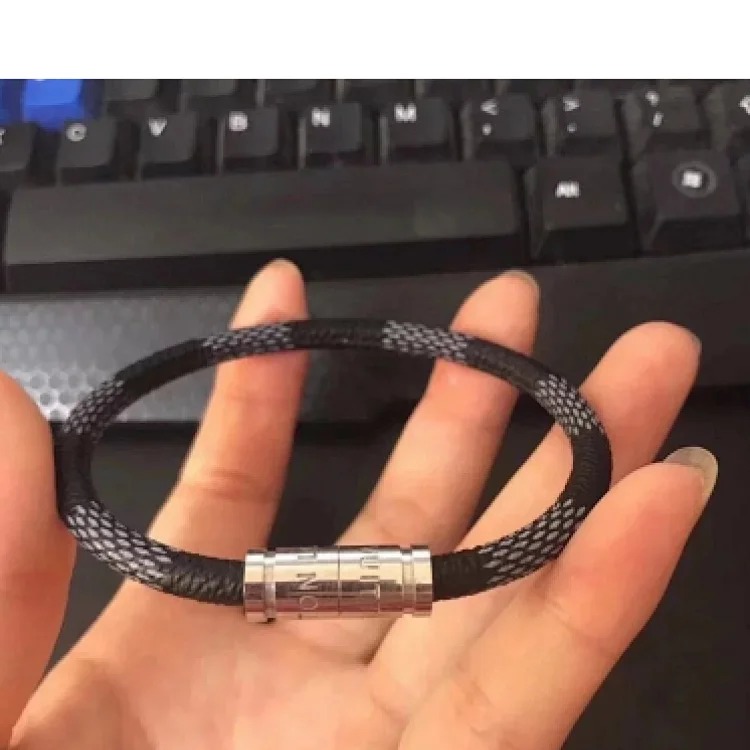 L micro fish bracelet