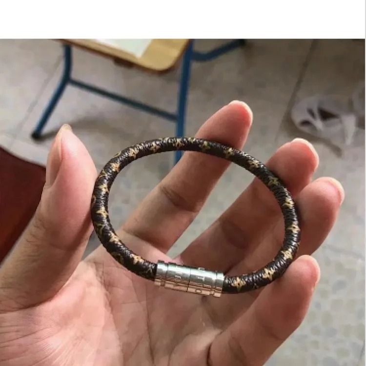 L micro fish bracelet