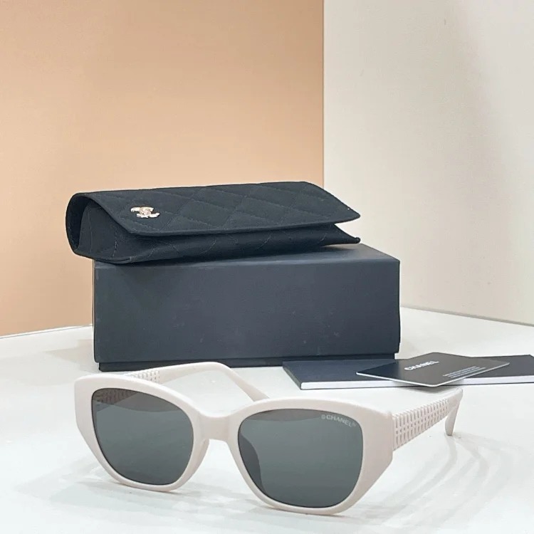 Sunglasses 22