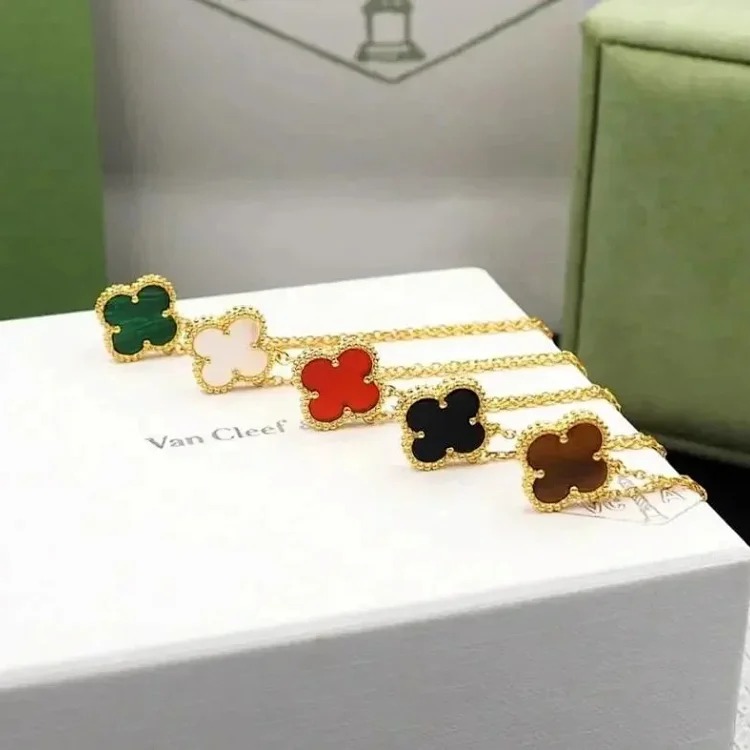 Versatile trendy fashion necklace