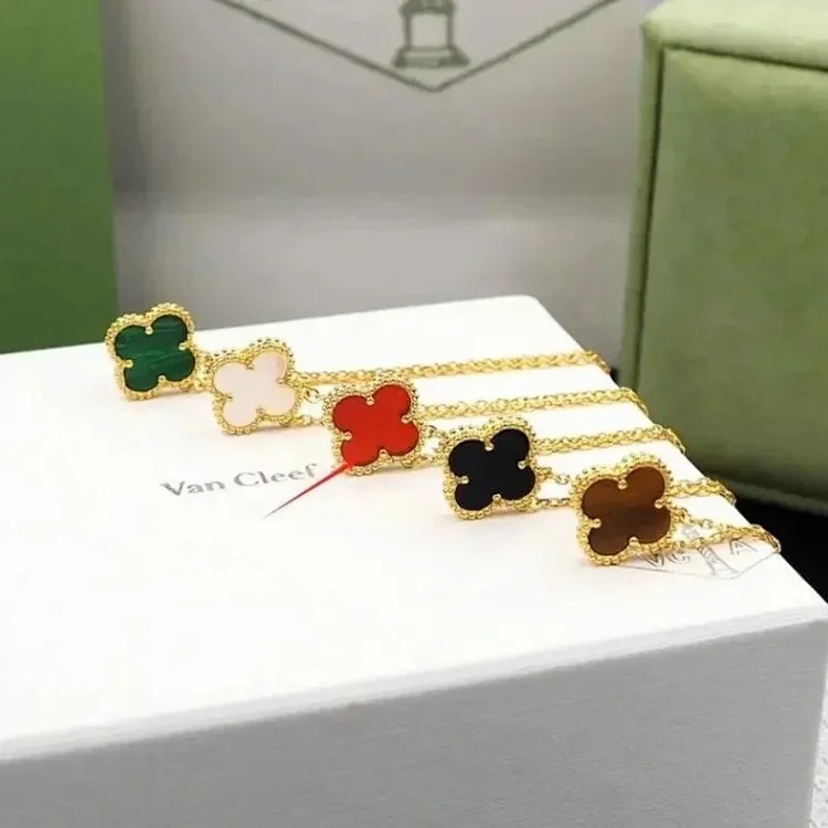 Versatile trendy fashion necklace