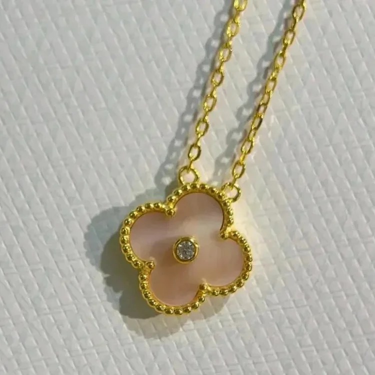 Versatile trendy fashion necklace