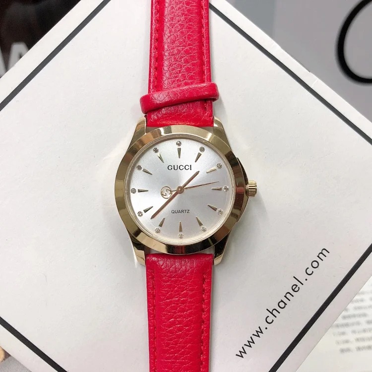 Gucci Minimalist Fashion Accessory