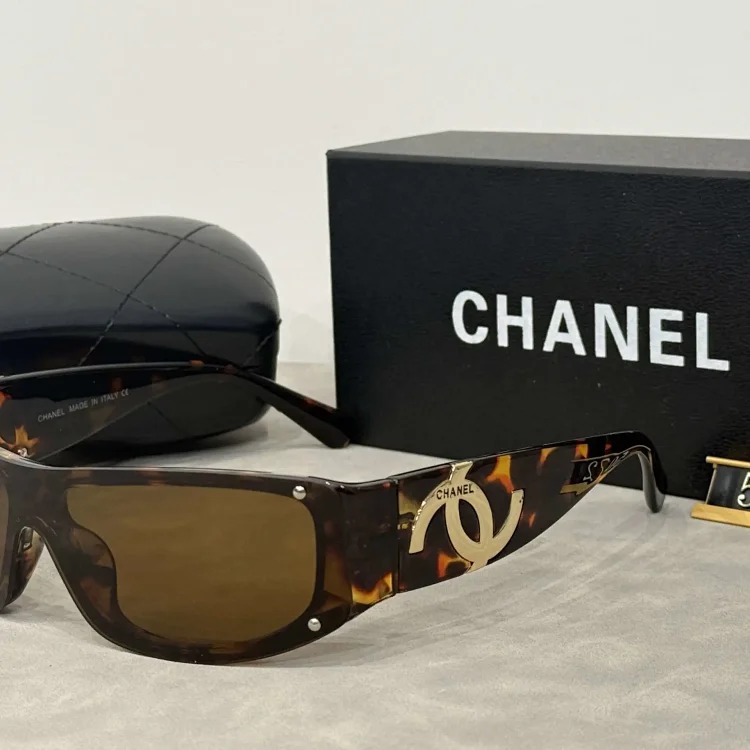 Fashionable casual summer sunglasses (with box