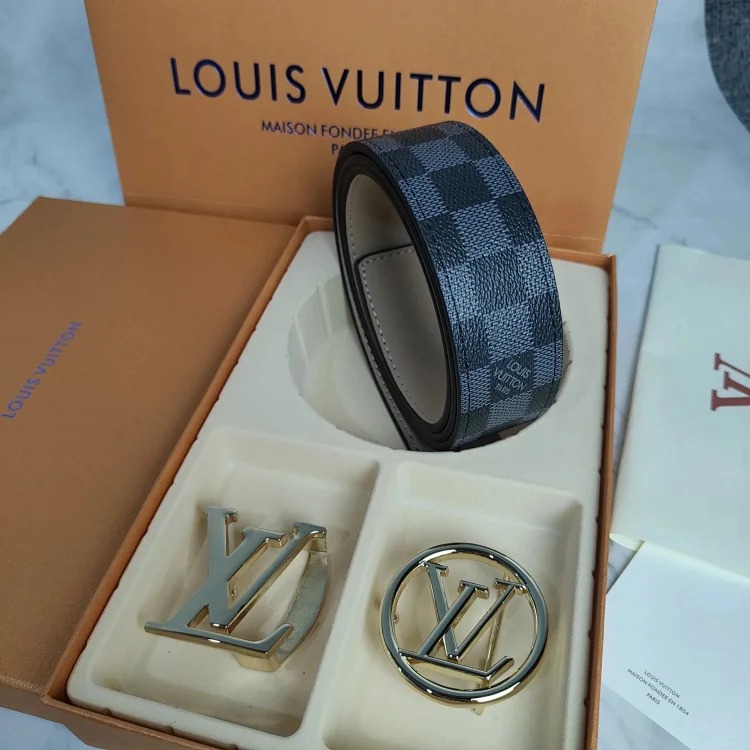 Fashionable and versatile belt 036