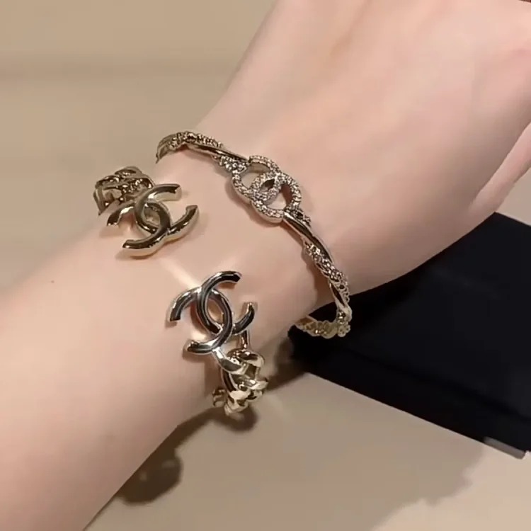 High version steel stamped small fragrance style vintage bracelet