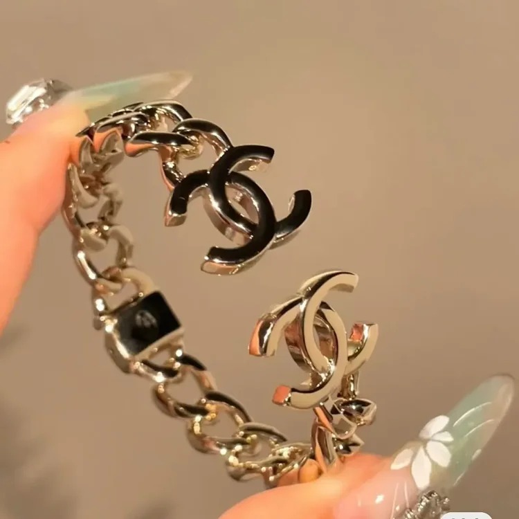 High version steel stamped small fragrance style vintage bracelet