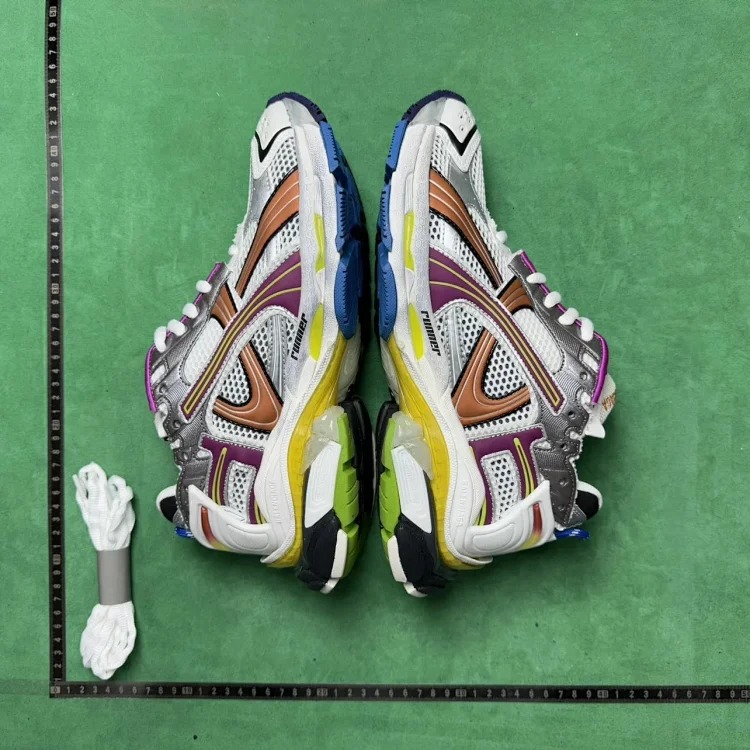GO7 Sneakers 72